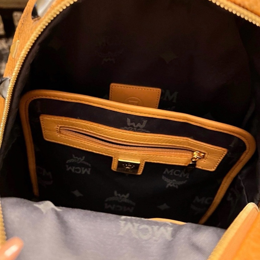 MCM Stark Side Studs Small to medium Backpack in Cognac Visetos Leather - Picture 5 of 7